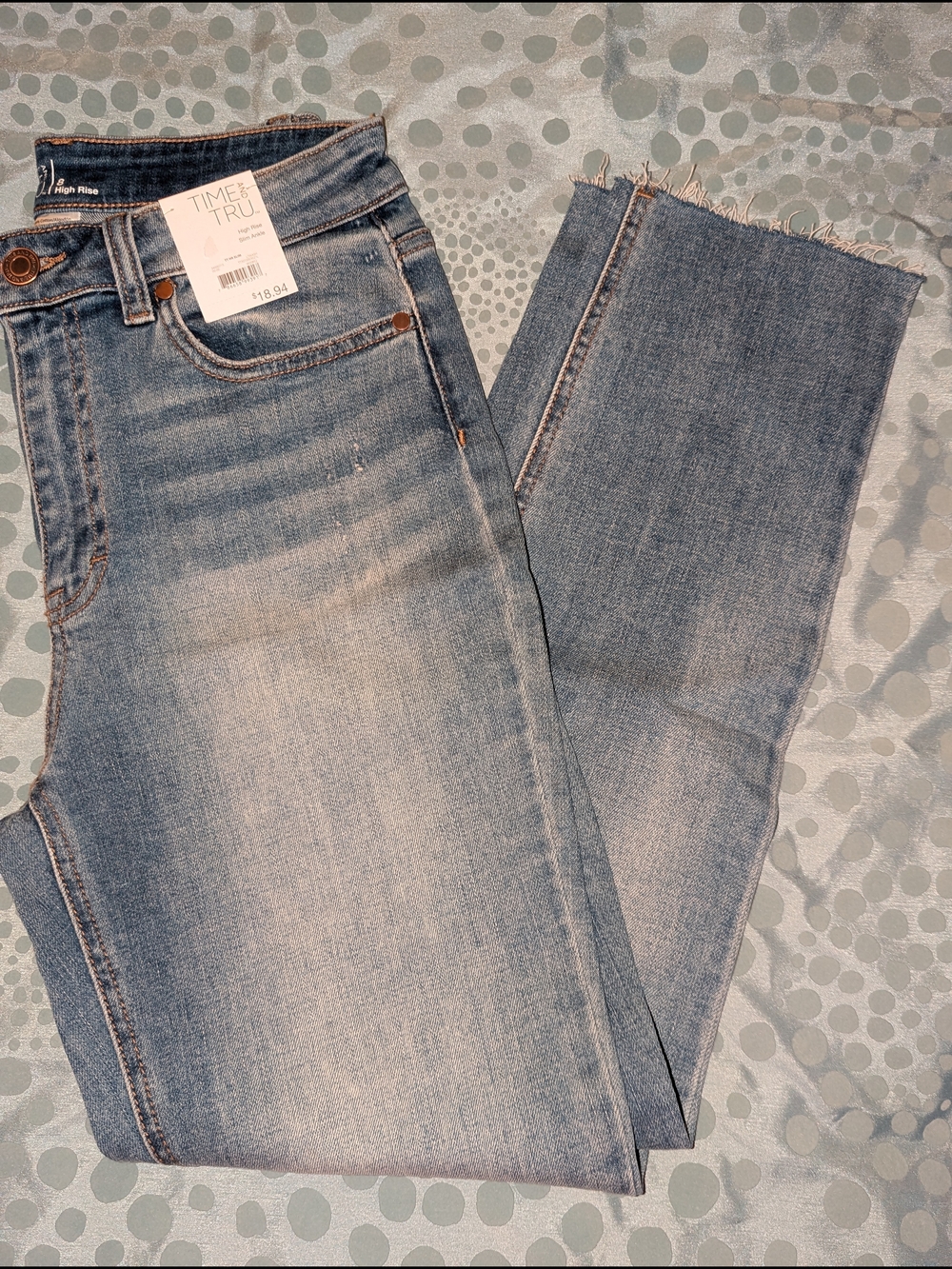 Time and Tru Light Blue Frayed Hem Ankle Jeans Woman's Size 8